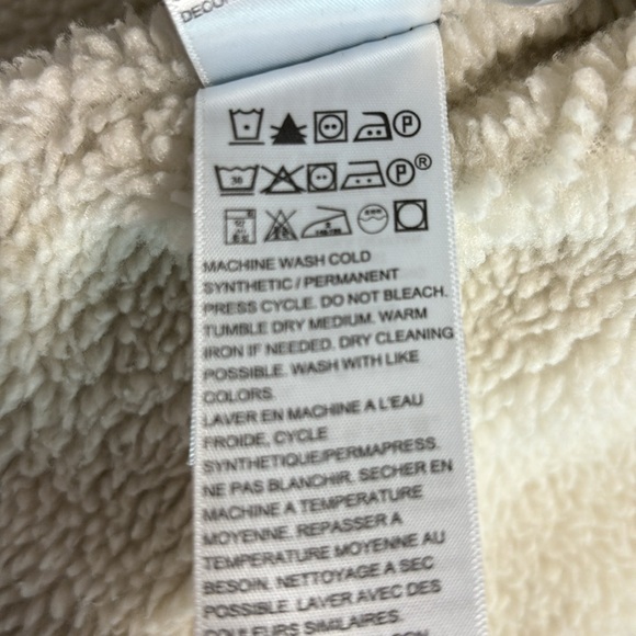 New Levi’s Sherpa Trucker Jacket - Picture 7 of 8